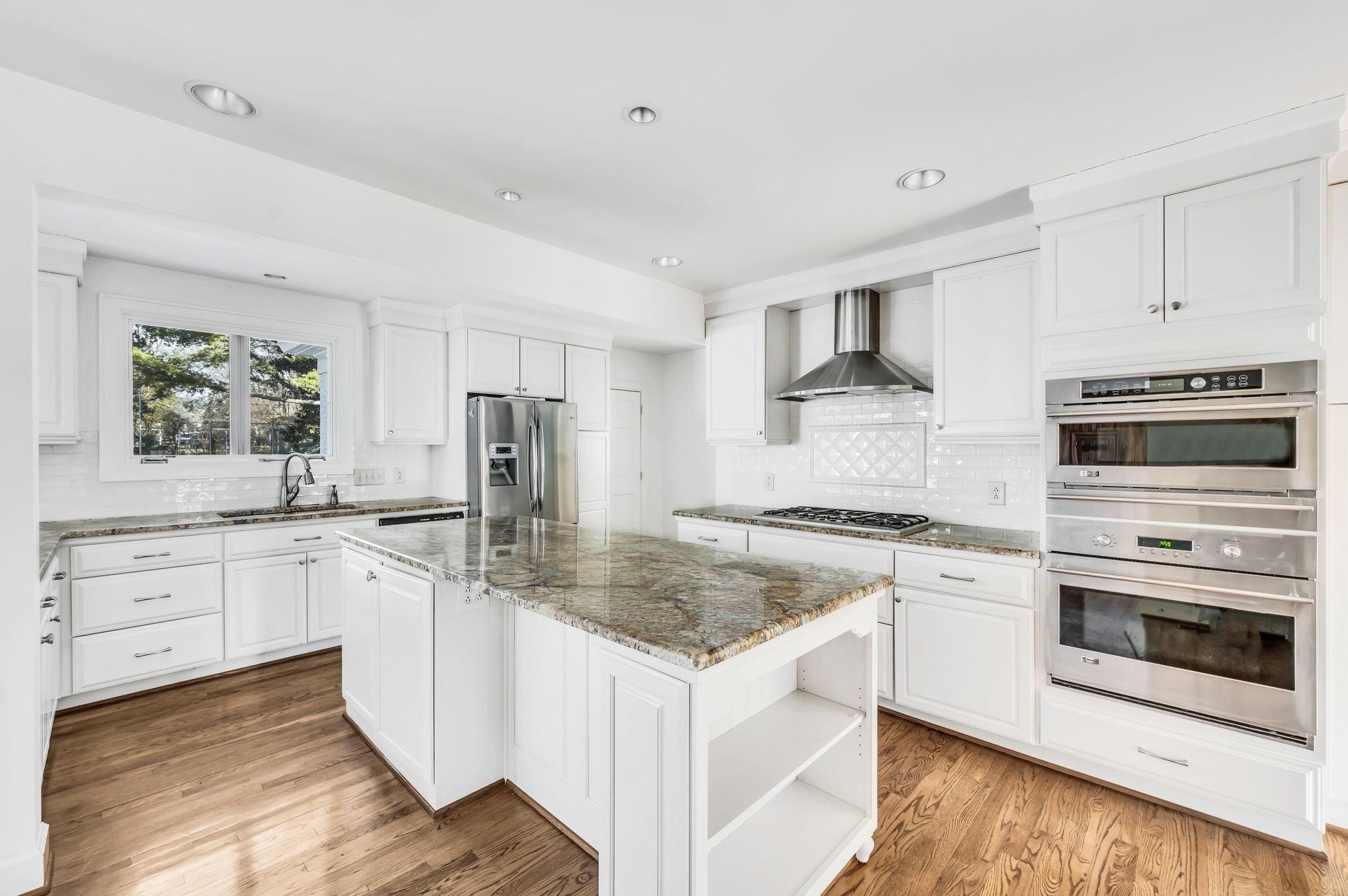 Nashville, Tennessee 37215, United States, 5 Bedrooms Bedrooms, ,5 BathroomsBathrooms,Residential,Active,17251