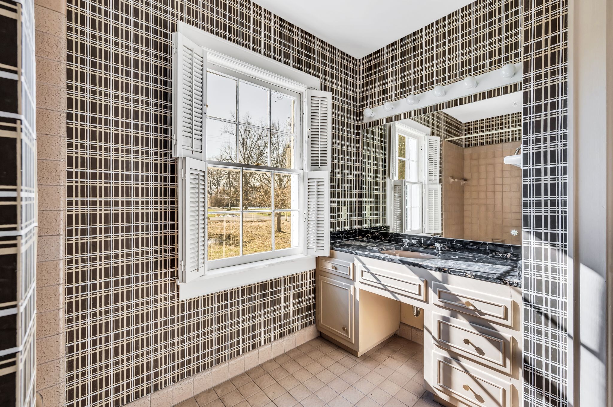 Nashville, Tennessee 37215, United States, 5 Bedrooms Bedrooms, ,5 BathroomsBathrooms,Residential,Active,17251