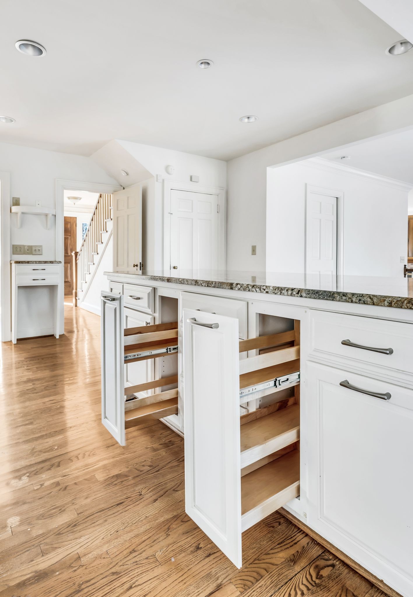 Nashville, Tennessee 37215, United States, 5 Bedrooms Bedrooms, ,5 BathroomsBathrooms,Residential,Active,17251