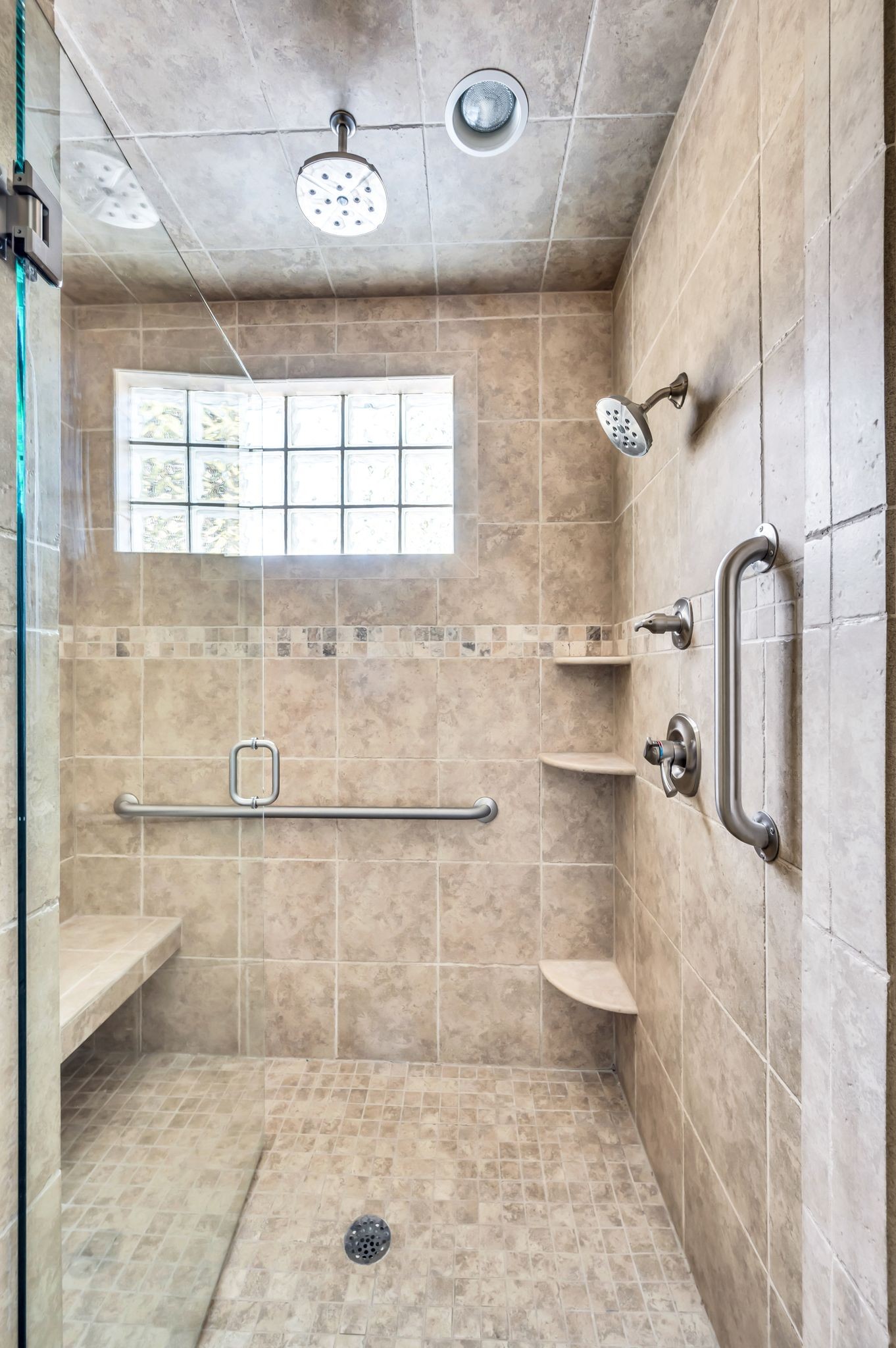 Nashville, Tennessee 37215, United States, 5 Bedrooms Bedrooms, ,5 BathroomsBathrooms,Residential,Active,17251