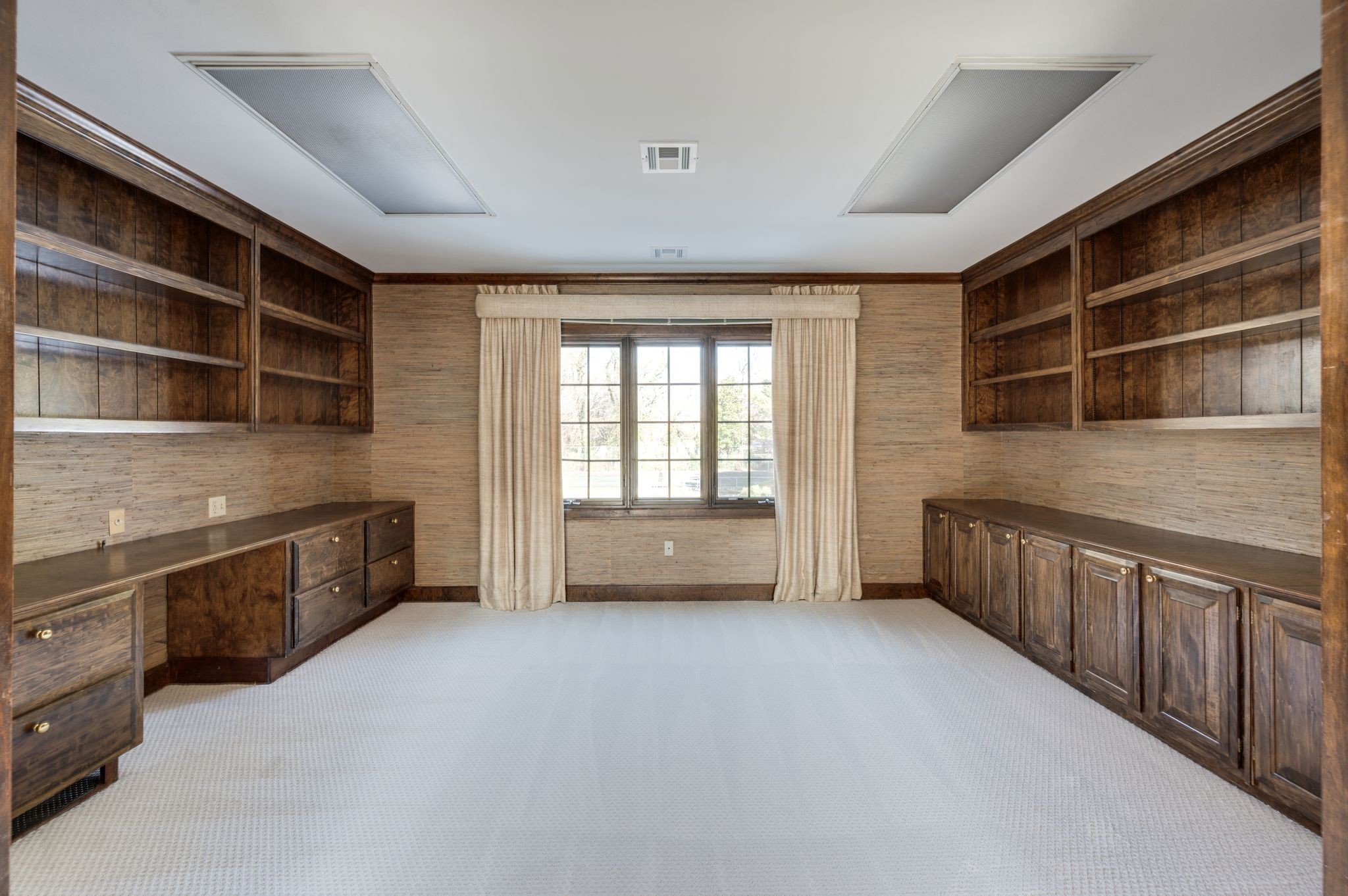 Nashville, Tennessee 37215, United States, 5 Bedrooms Bedrooms, ,5 BathroomsBathrooms,Residential,Active,17251