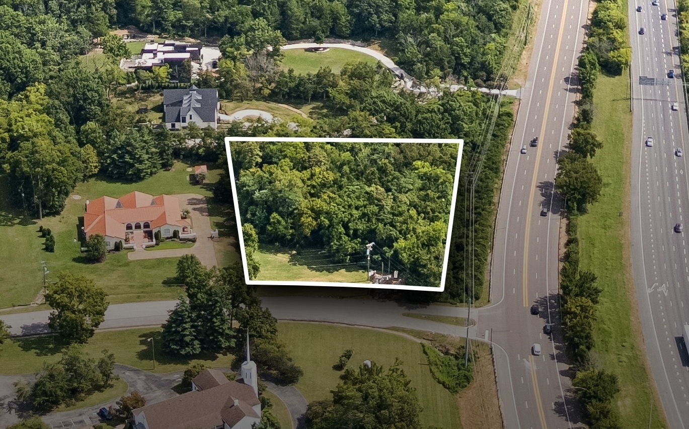 800 Lakemont Dr