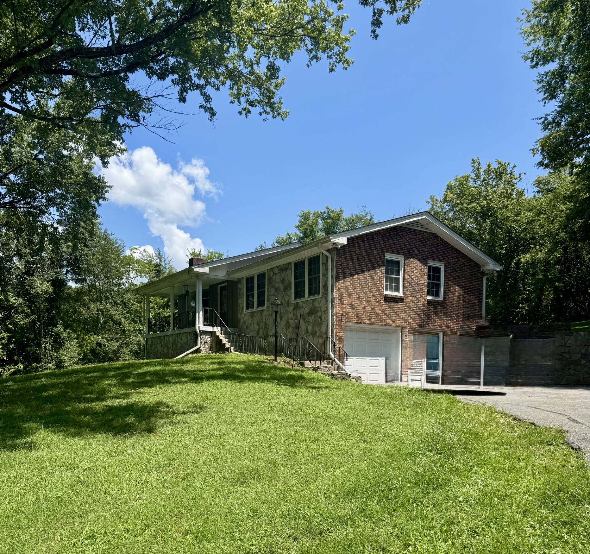 183 Maple St