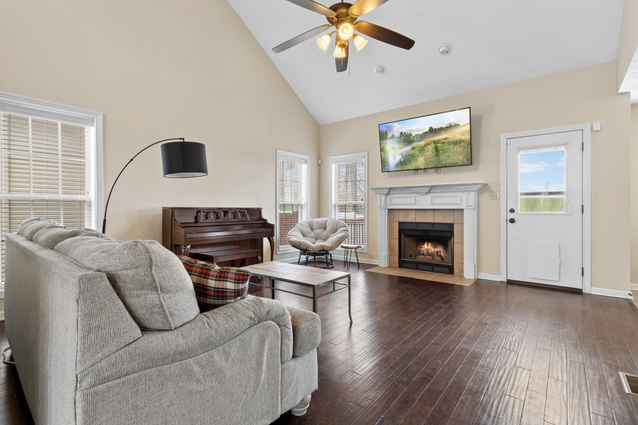 3466 Melrose Dr
