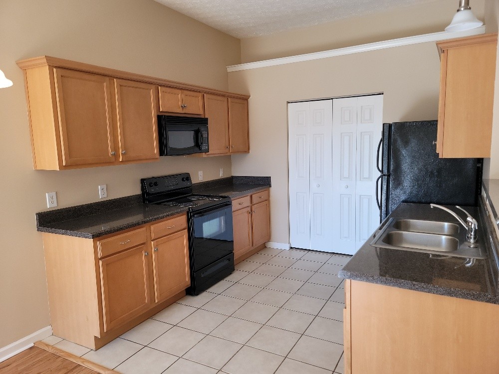 534 Rose Cottage Cir