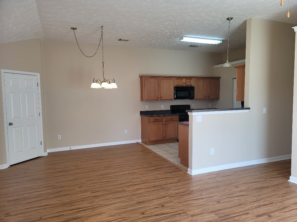 534 Rose Cottage Cir