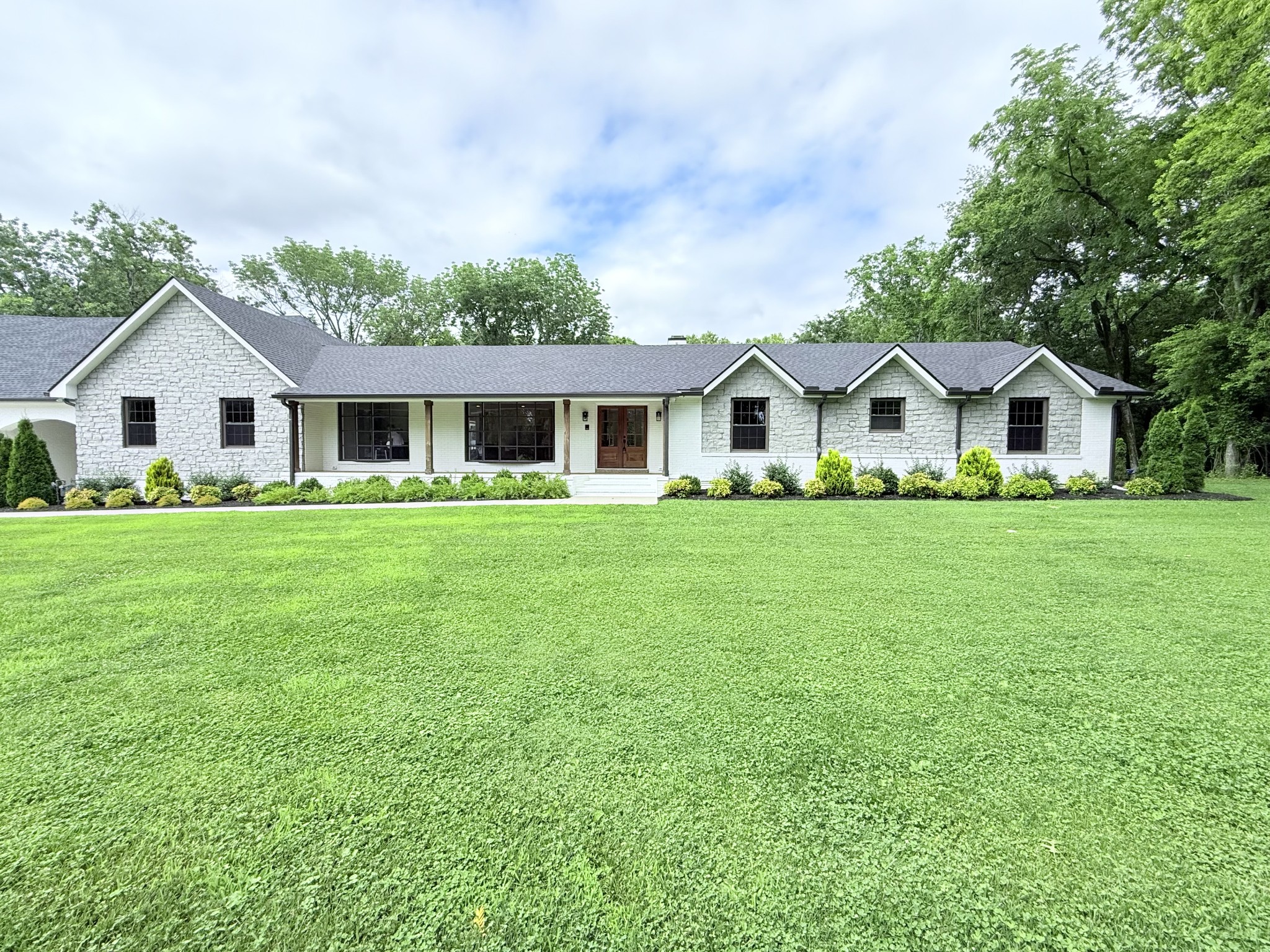 163 Lake Park Dr