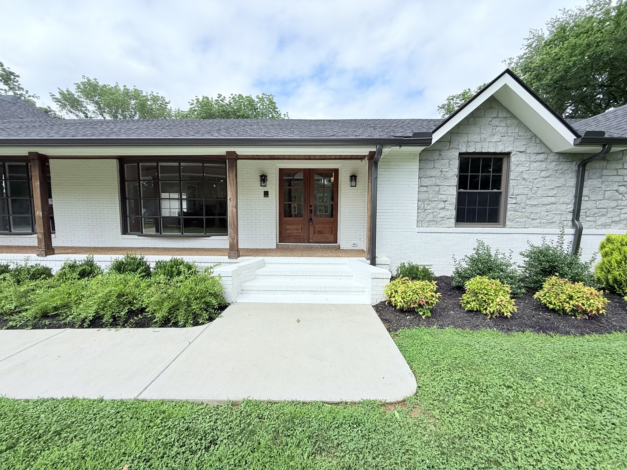 163 Lake Park Dr