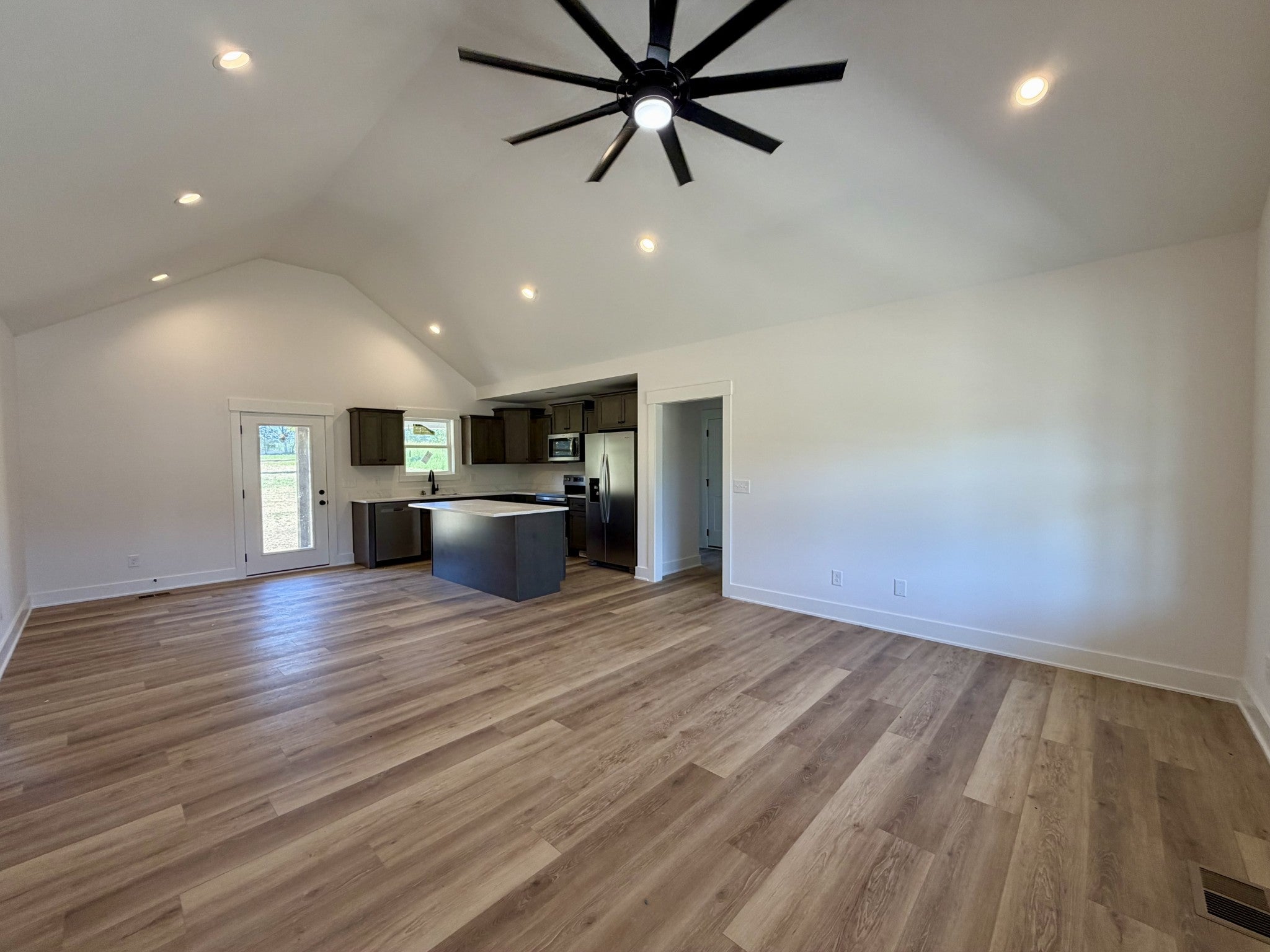 1305 Vickie Ln
