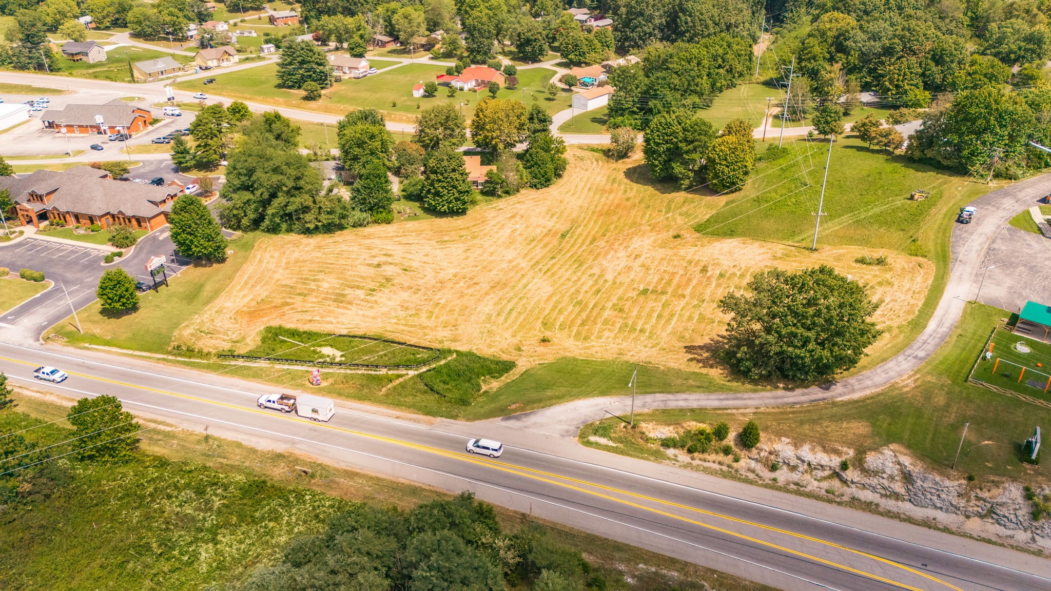 5270 New Highway 31E