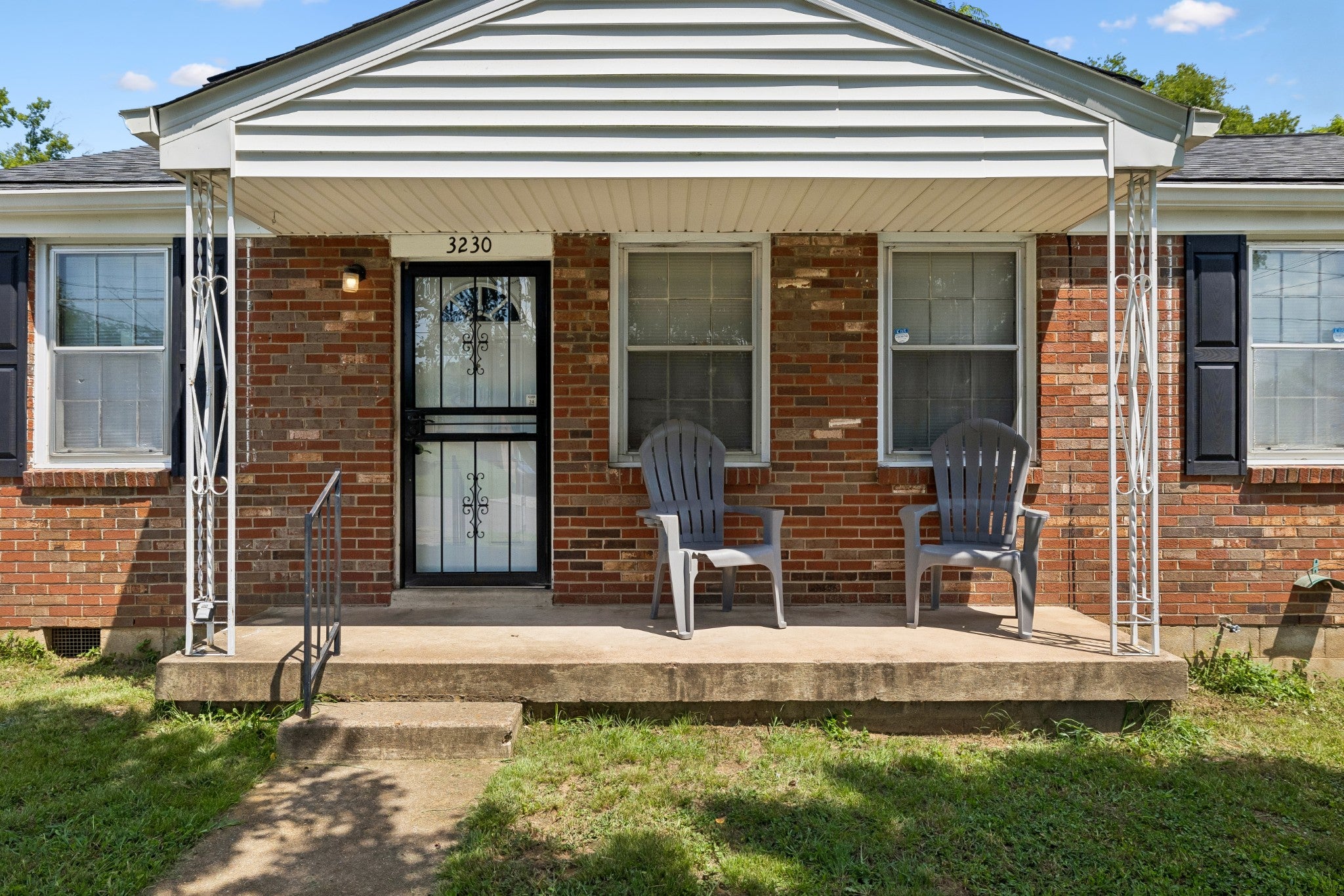 3-bed home for rent in Nashville, TN 37218, 3230 Mayer Ln 3230 Mayer Ln, Nashville TN 37218 3-bed home, photo 2 of 17