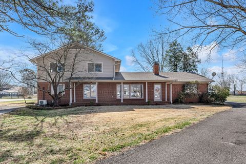 335 Robins St Lawrenceburg TN 38464