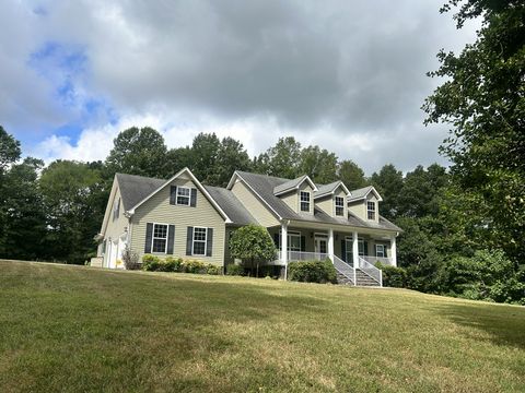 41 Lake Rd Lynchburg TN 37352