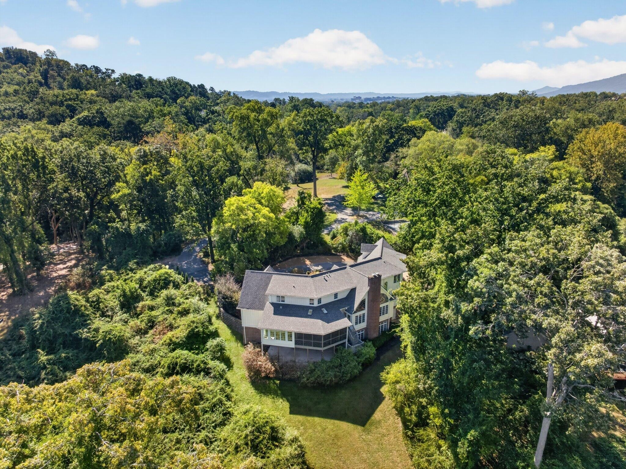 1117 Winding Oaks Way