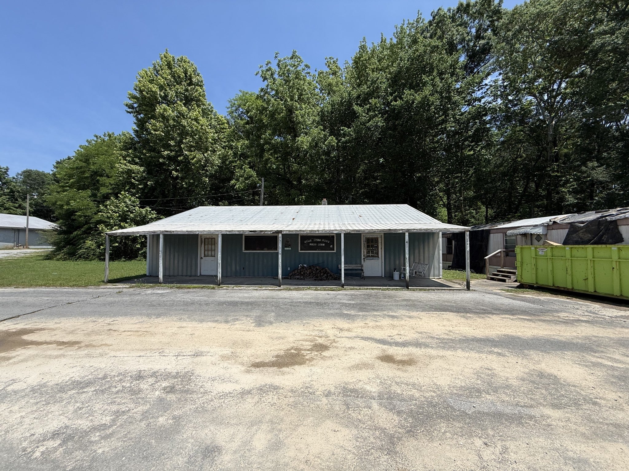 3295 Hillsboro Hwy