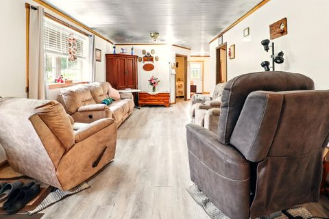 1142 Maxwell Rd Belvidere TN 37306