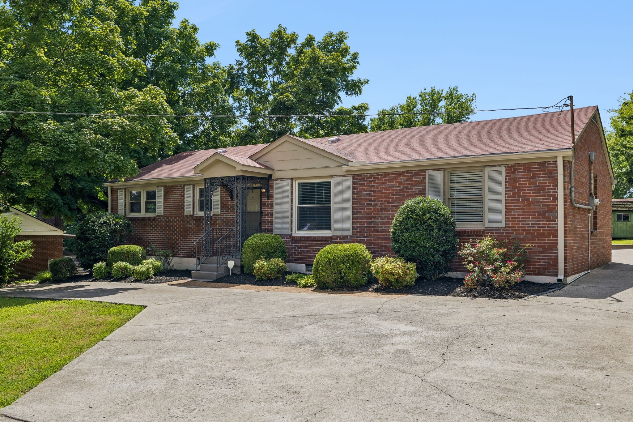 3115 Southlake Dr, Nashville TN 37211 3-bed home, photo 2 of 44