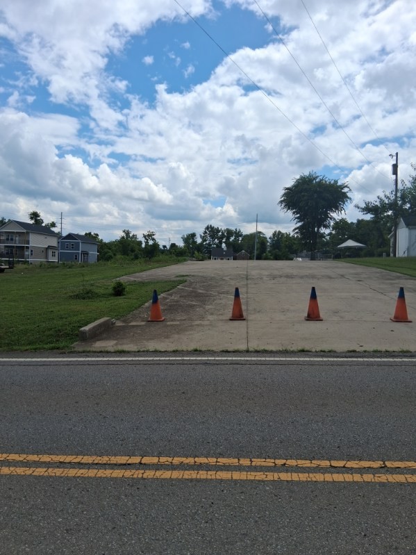 123 E Campbell Rd