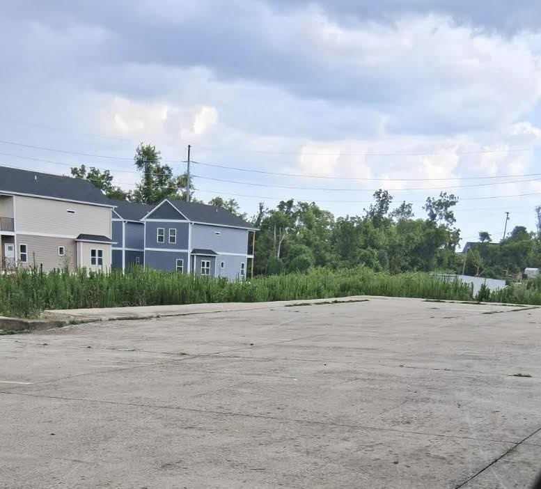 123 E Campbell Rd
