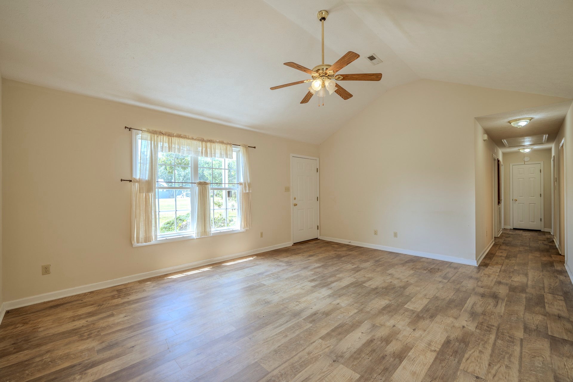 254 Linden Ln
