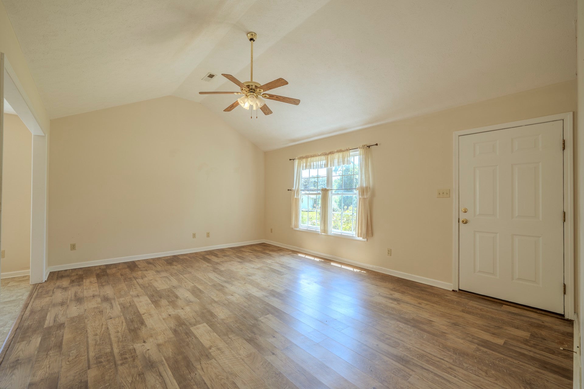 254 Linden Ln