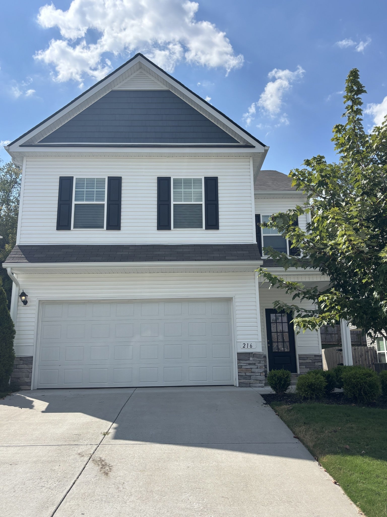 216 Hanson Ln