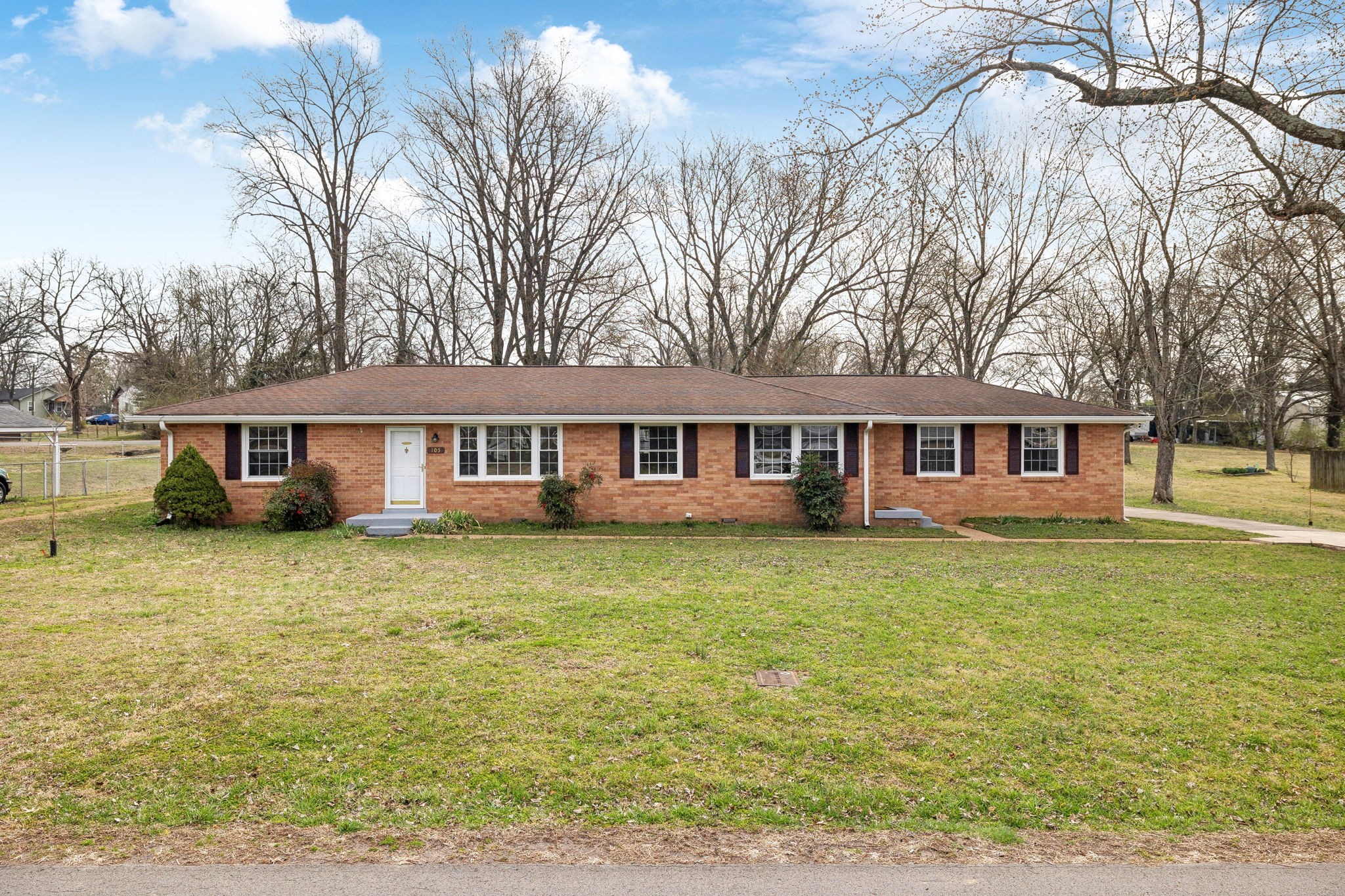 105 McArthur Dr