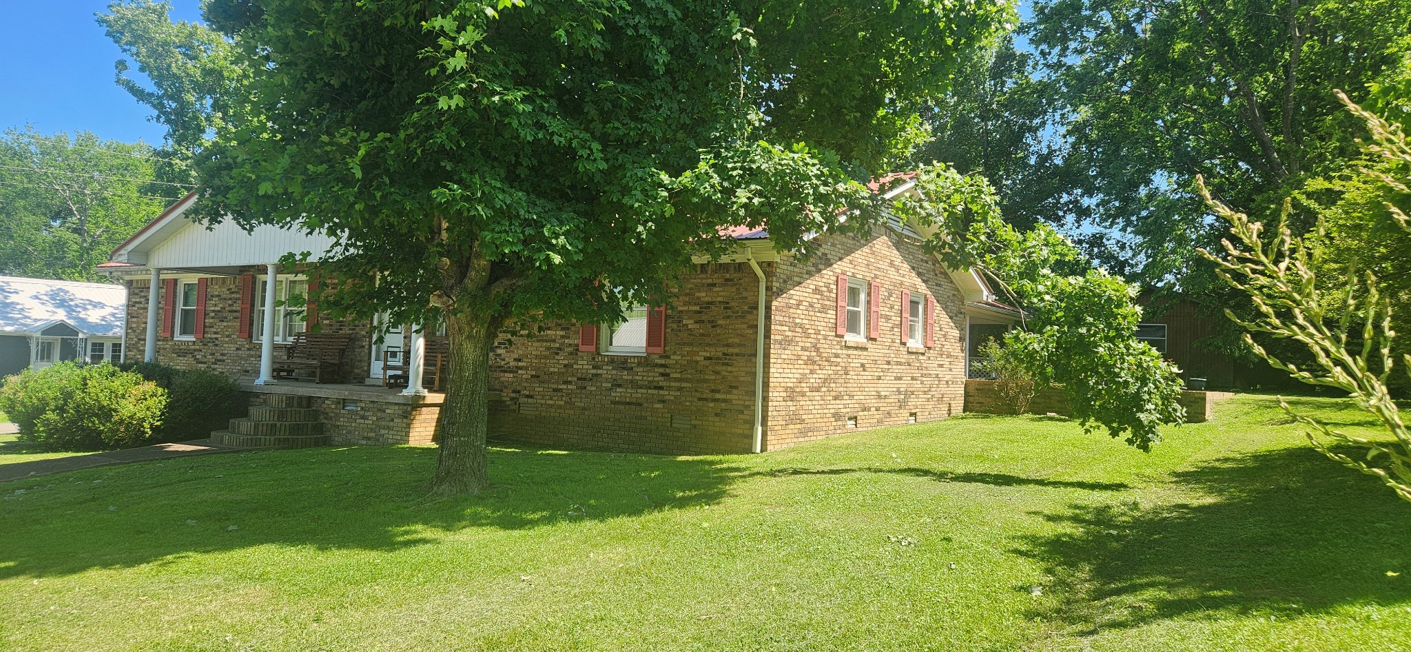 110 E Ward St