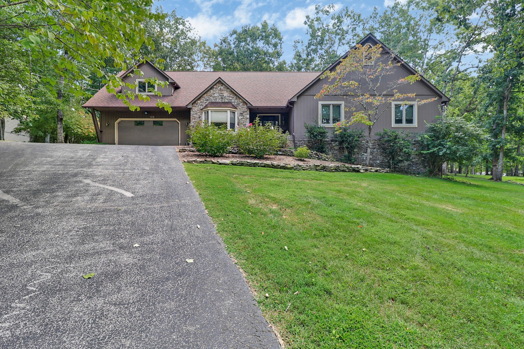 143 Lisa Ln