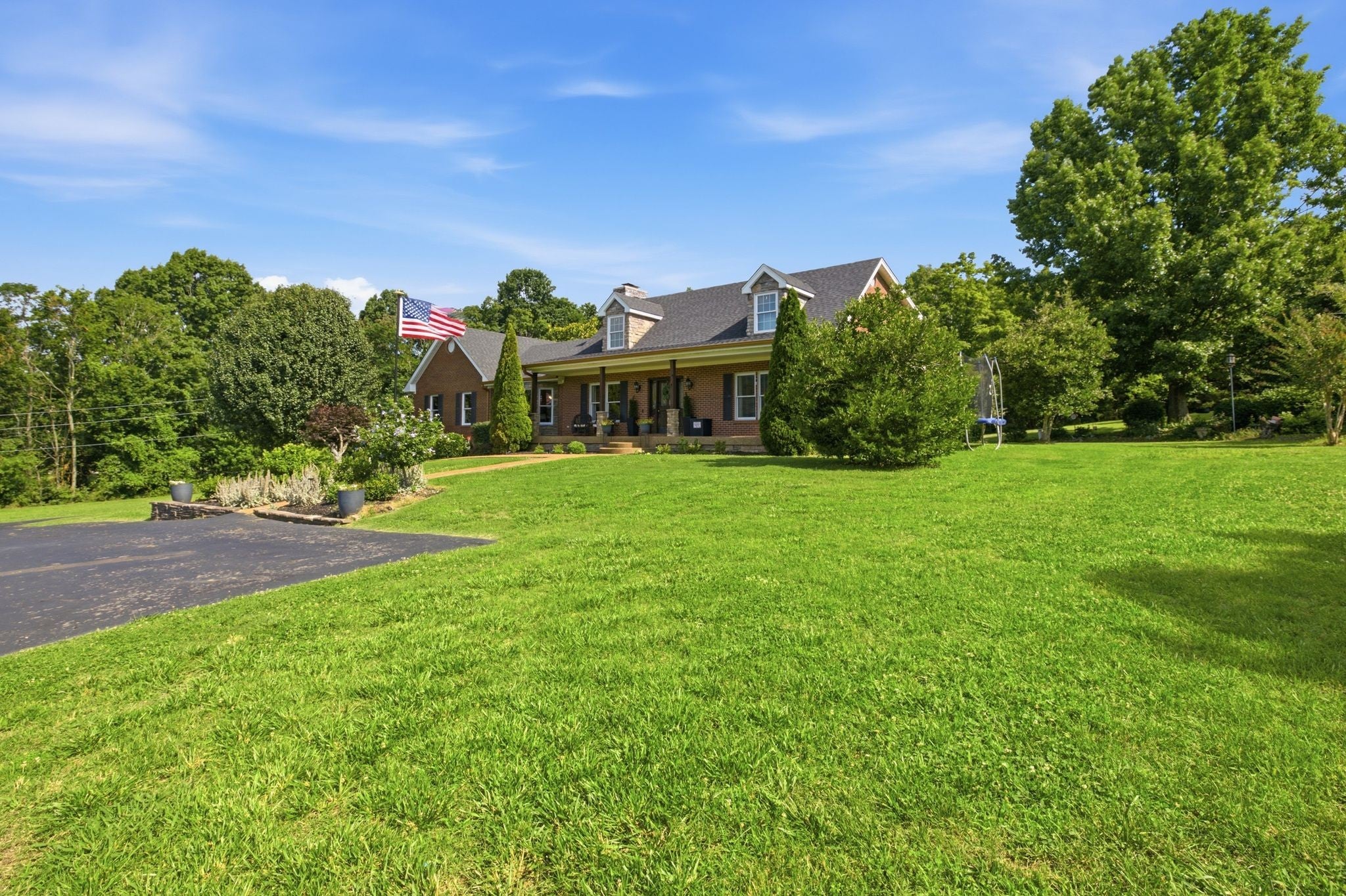 4-bed home for sale in Arrington, TN 37014, 2946 Beulah Church Rd 2946 Beulah Church Rd, Arrington TN 37014 4-bed home, photo 2 of 50