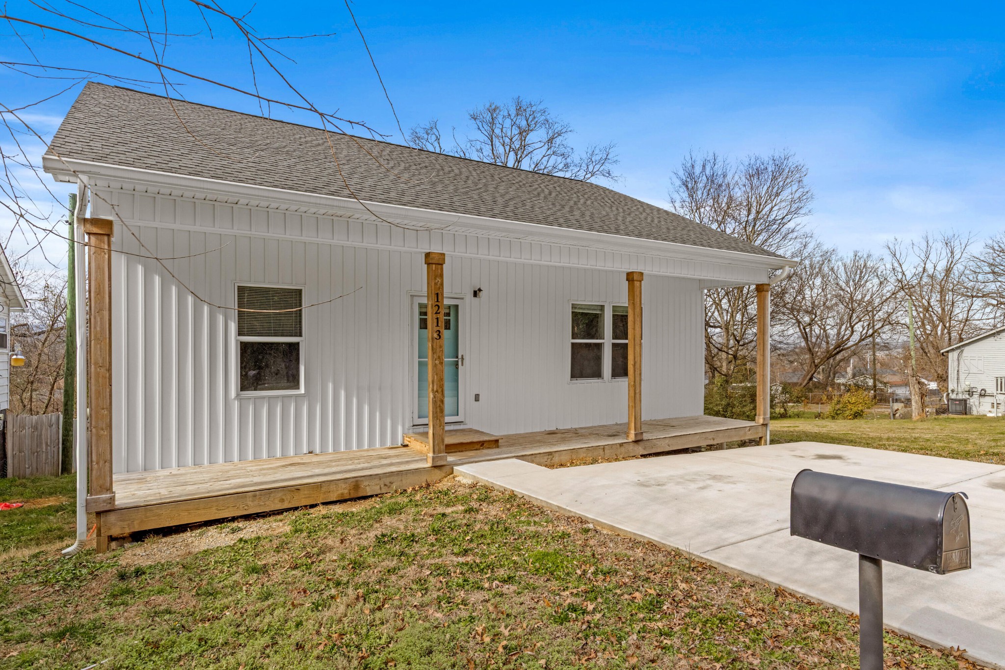 1213 N Chamberlain Avenue