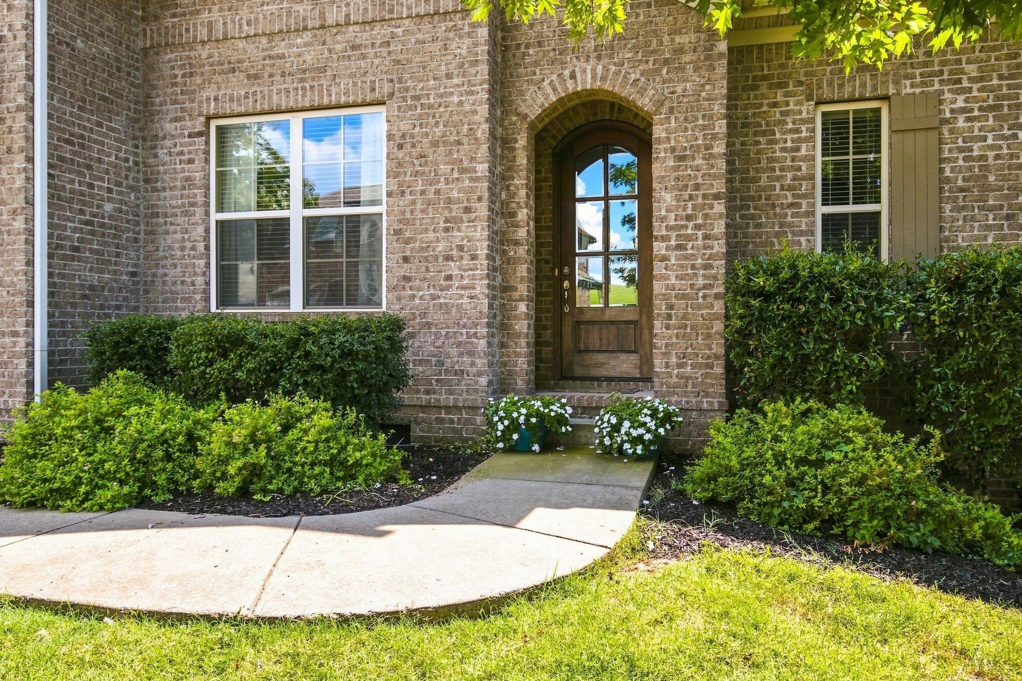 2211 Chantry Place Lane