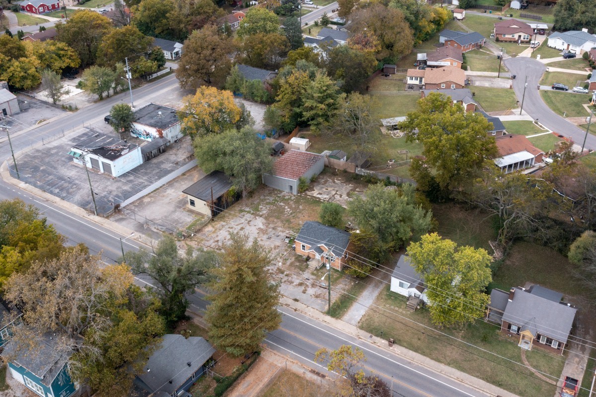 701 Douglas Ave