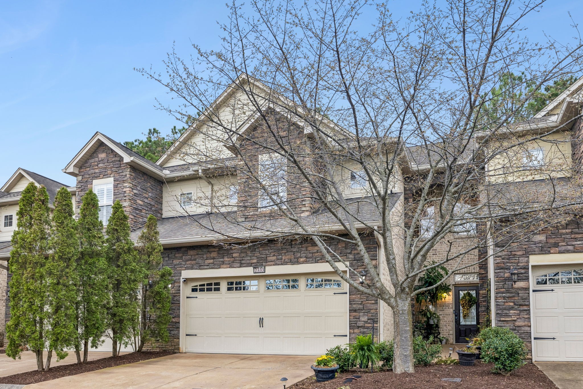 2333 River Terrace Dr