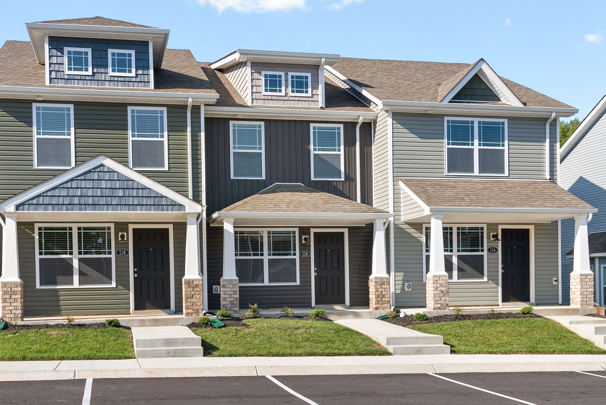 Clarksville, Tennessee 37040, United States, 2 Bedrooms Bedrooms, ,3 BathroomsBathrooms,Residential,Active,116575