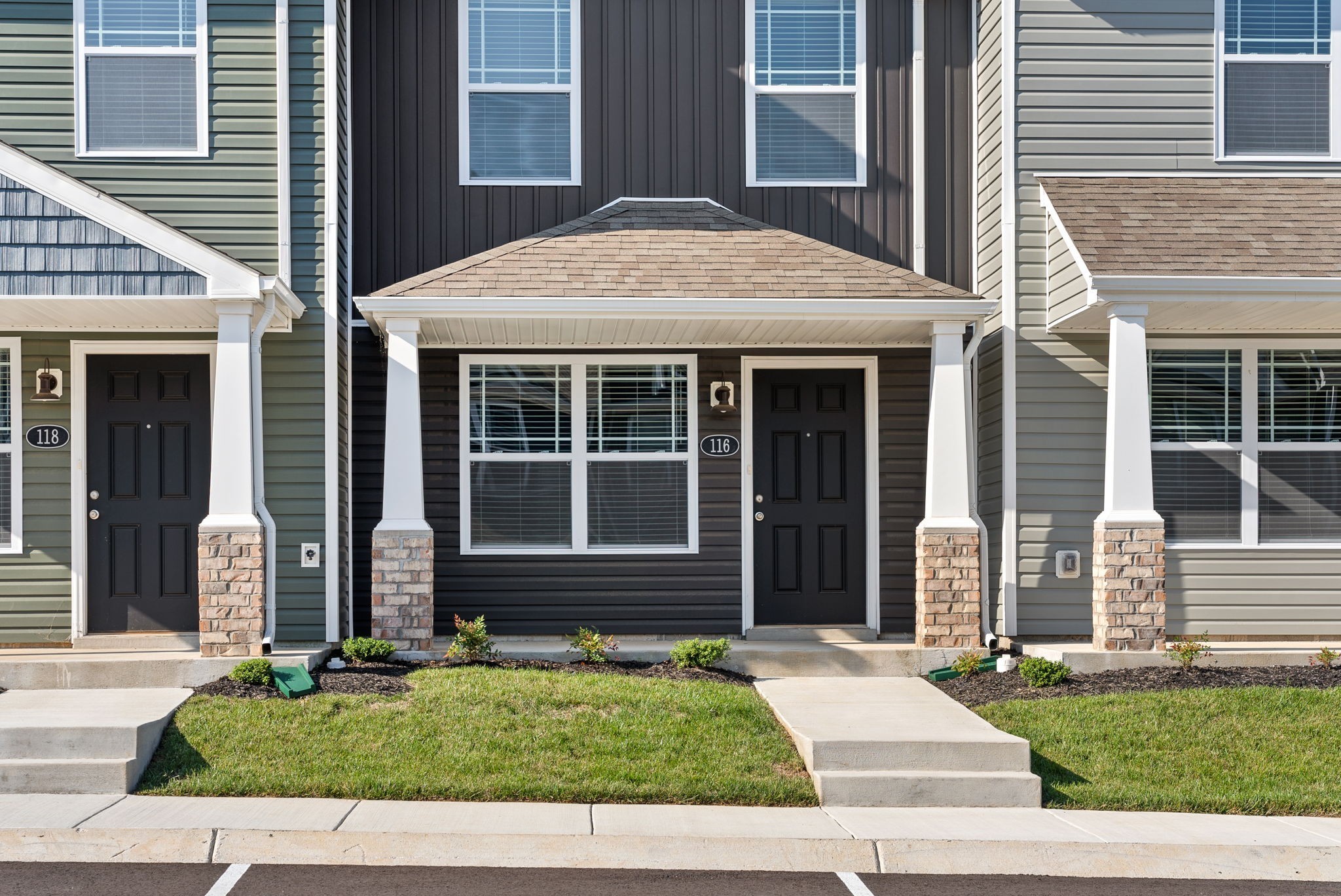 Clarksville, Tennessee 37040, United States, 2 Bedrooms Bedrooms, ,3 BathroomsBathrooms,Residential,Active,116575