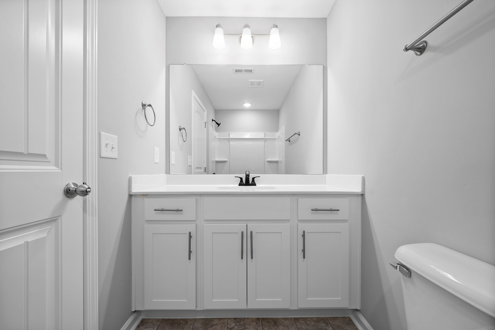 Clarksville, Tennessee 37040, United States, 2 Bedrooms Bedrooms, ,3 BathroomsBathrooms,Residential,Active,116575