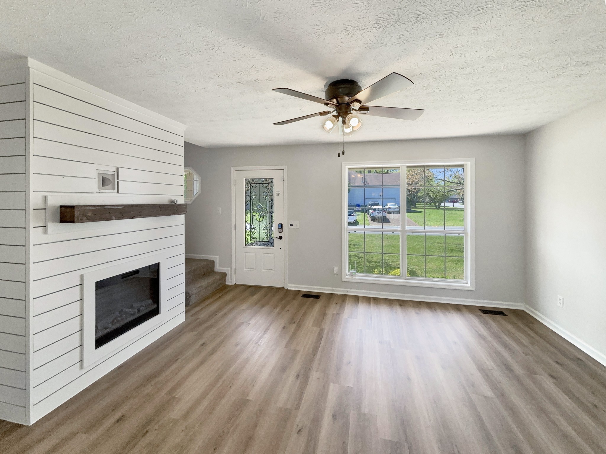 104 Hunterwood Dr