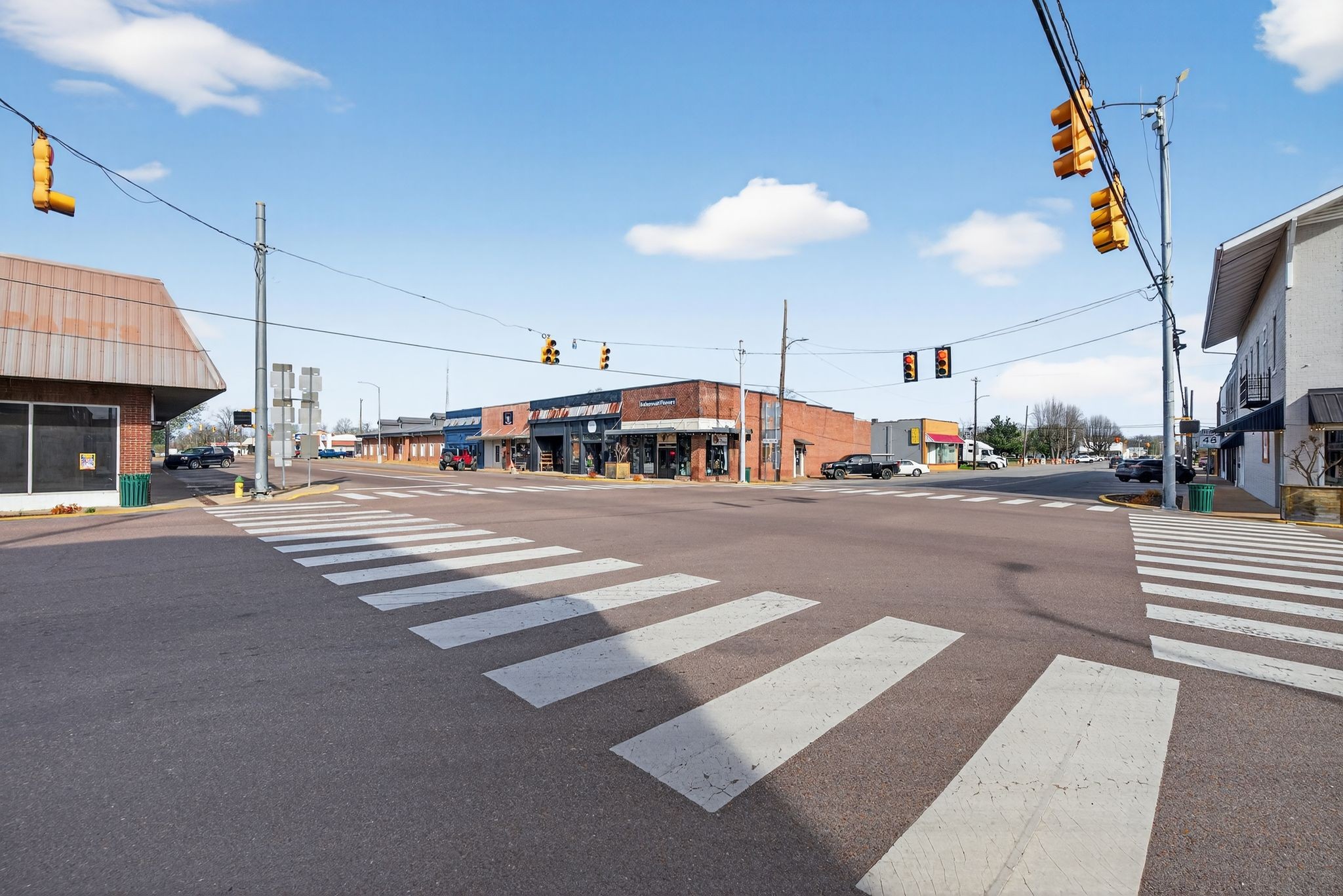 11 W Main St