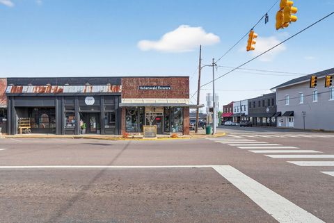 11 W Main St Hohenwald TN 38462