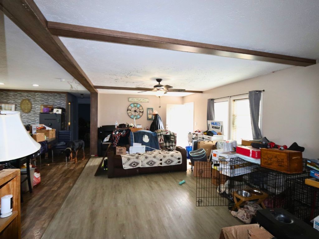 25 Winding Hills Ln