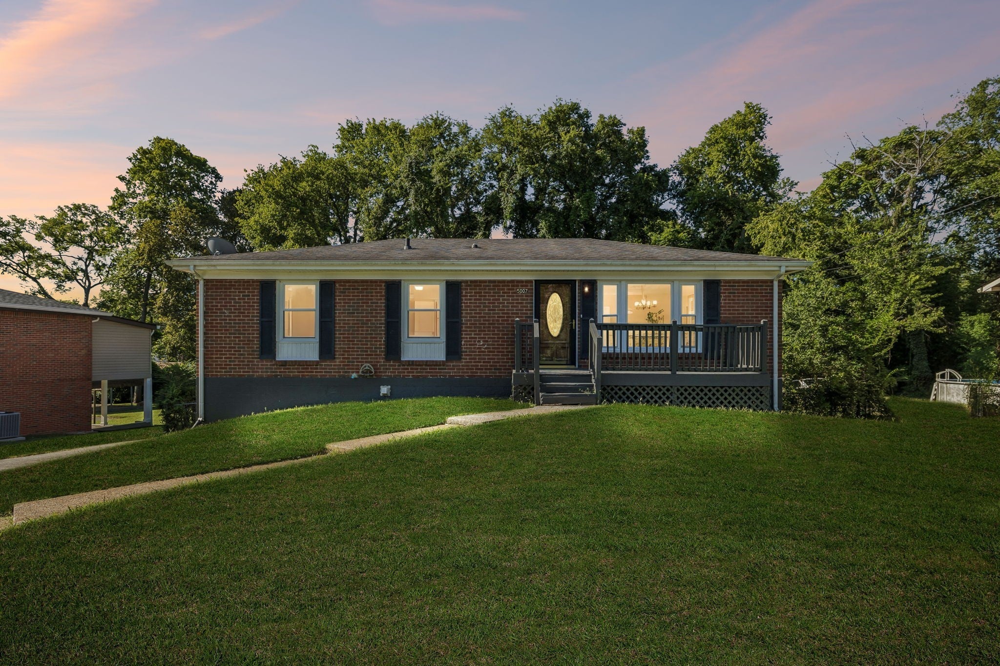 5007 Bonnameade Dr