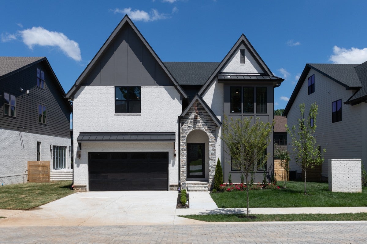 4.0-bed rental at 510 Stonewall Way