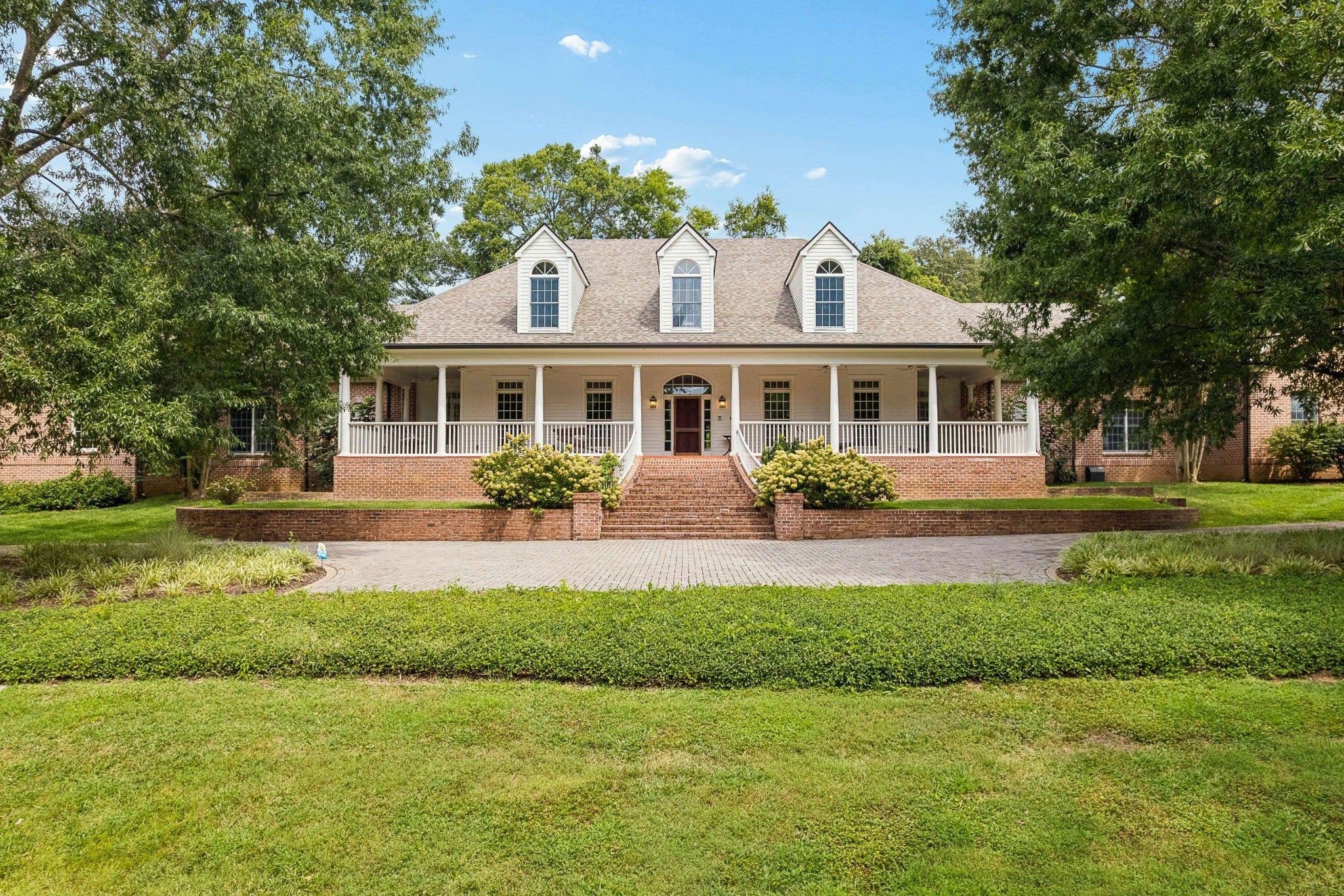 7-bed listing at 1228 Mary Helen Dr, Nashville