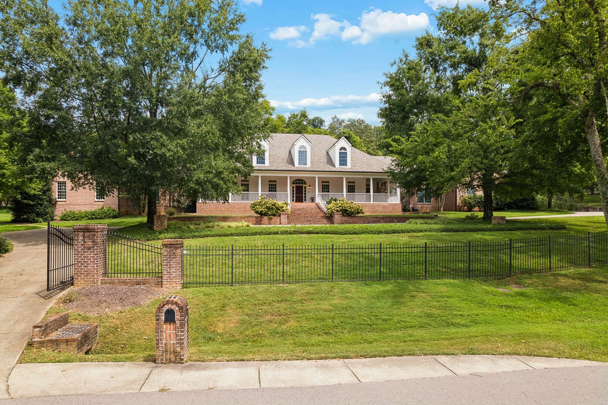 1228 Mary Helen Dr