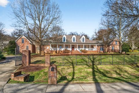 Photo of 1228 Mary Helen Dr, Nashville, TN 37220 (MLS # 3112670)