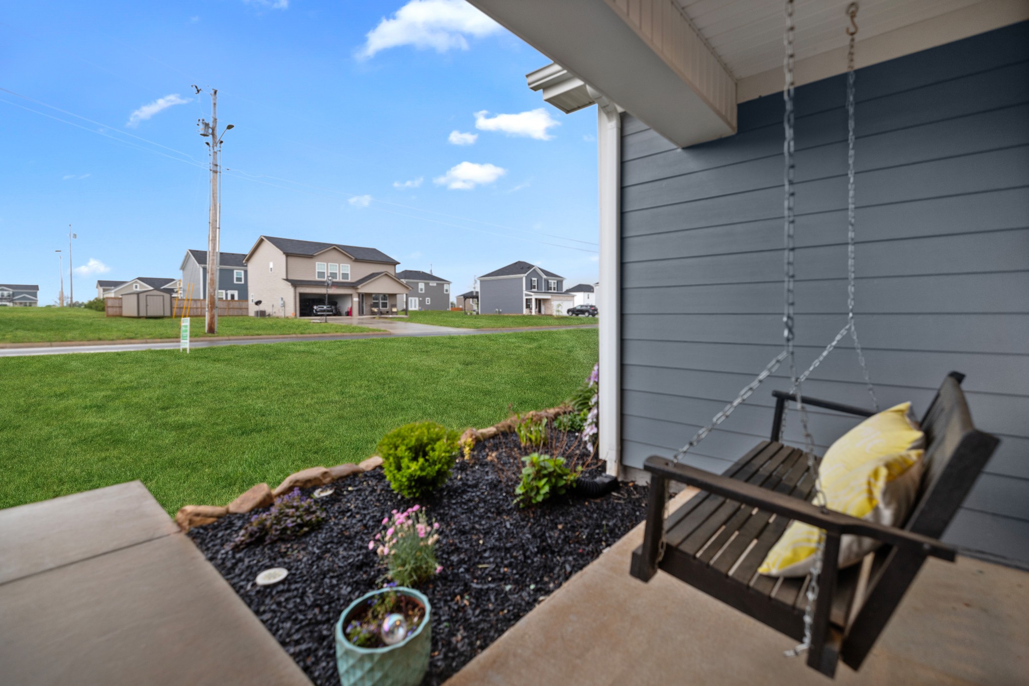215 Mimosa Dr