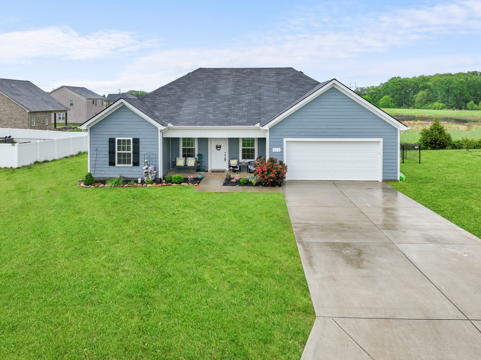215 Mimosa Dr