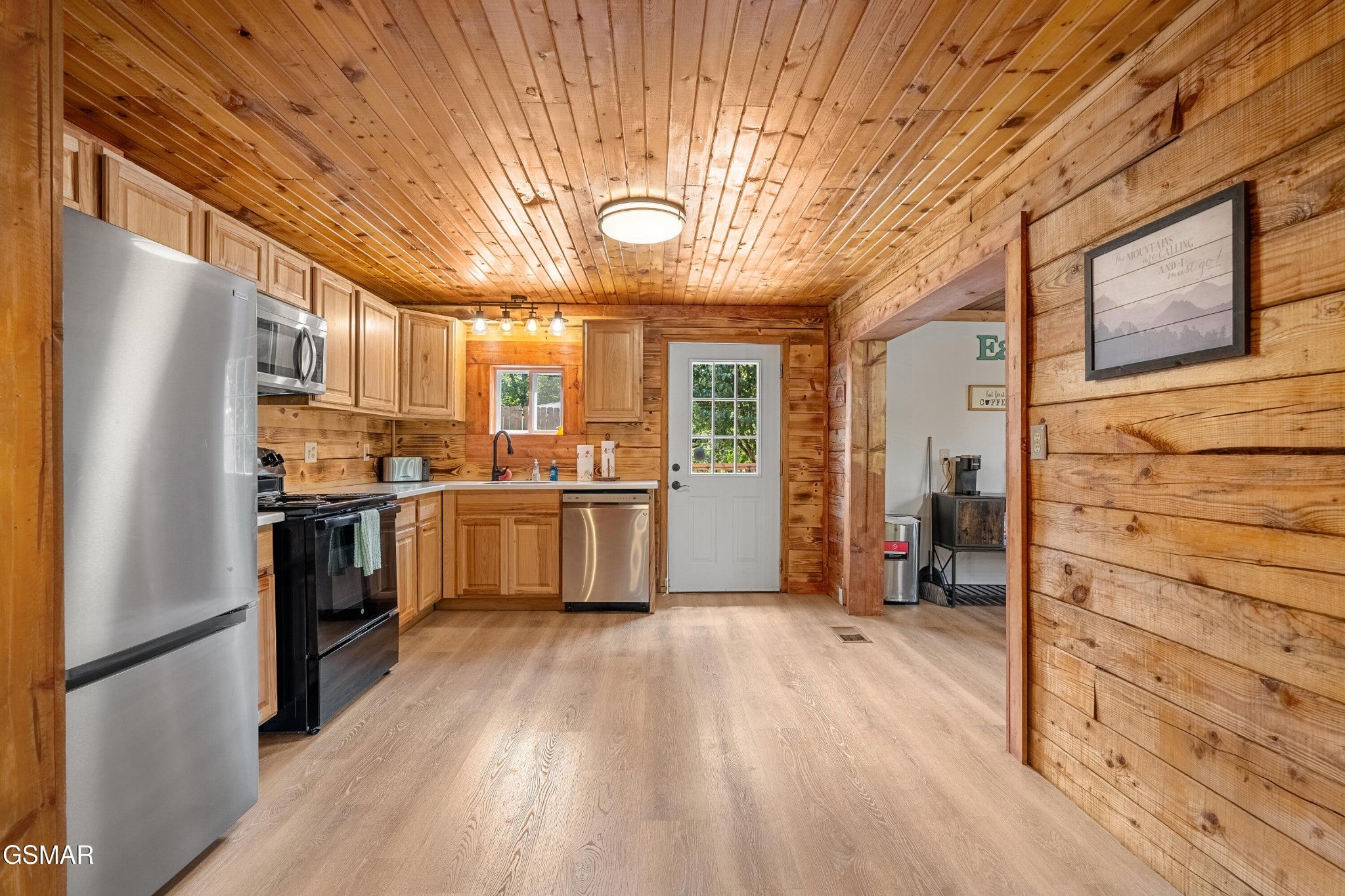 3009 Crestview Court