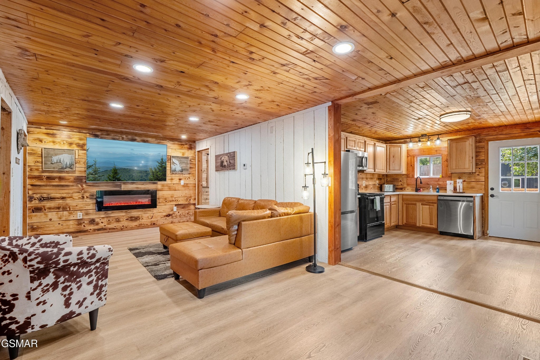 3009 Crestview Court